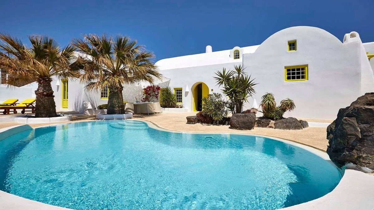 Imerovigli Villa | Splendid Santorini Villa | 3 Bedrooms |.