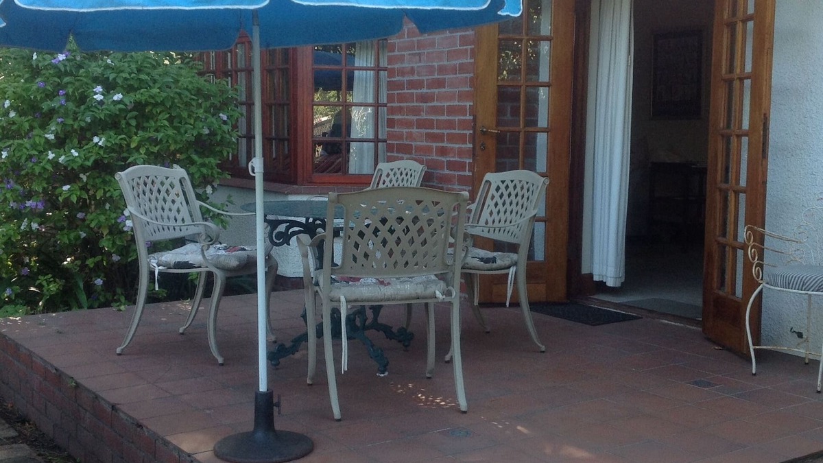 Rondebosch Cottage | Splendid well-equipped Rondebosch Self-Catering Cottage.