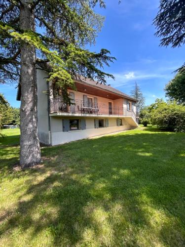 Levernois Villa | Splendide Villa, grand jardin à 2 pas du Golf