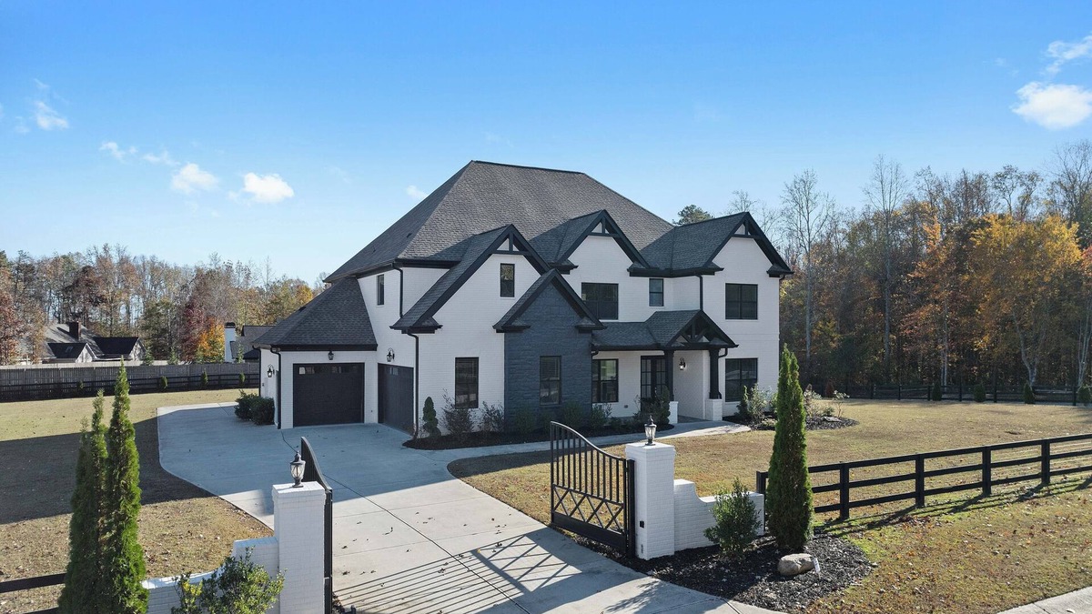 Buford House | Splurge In Luxury