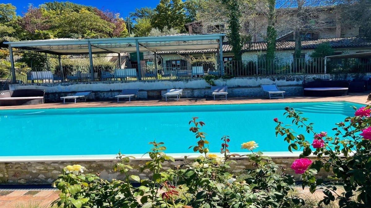 Spoleto Condo | Spoleto Pool Side-Apt 3/Spoleto centre 0.7 kms/sleeps 4/Wifi+aircon