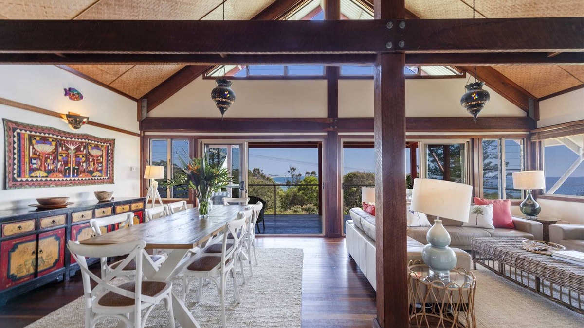 Angourie House | Spook's Point - Oceanstays