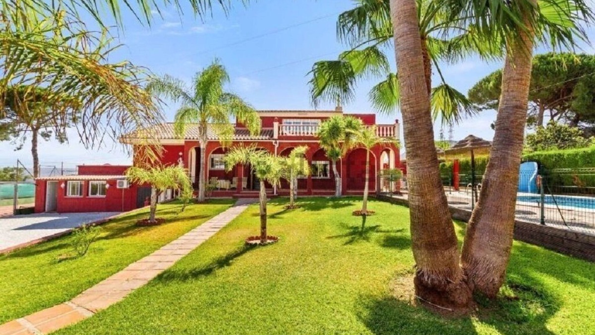 Pinos de Alhaurin Villa | ​Sports Villa for the whole family