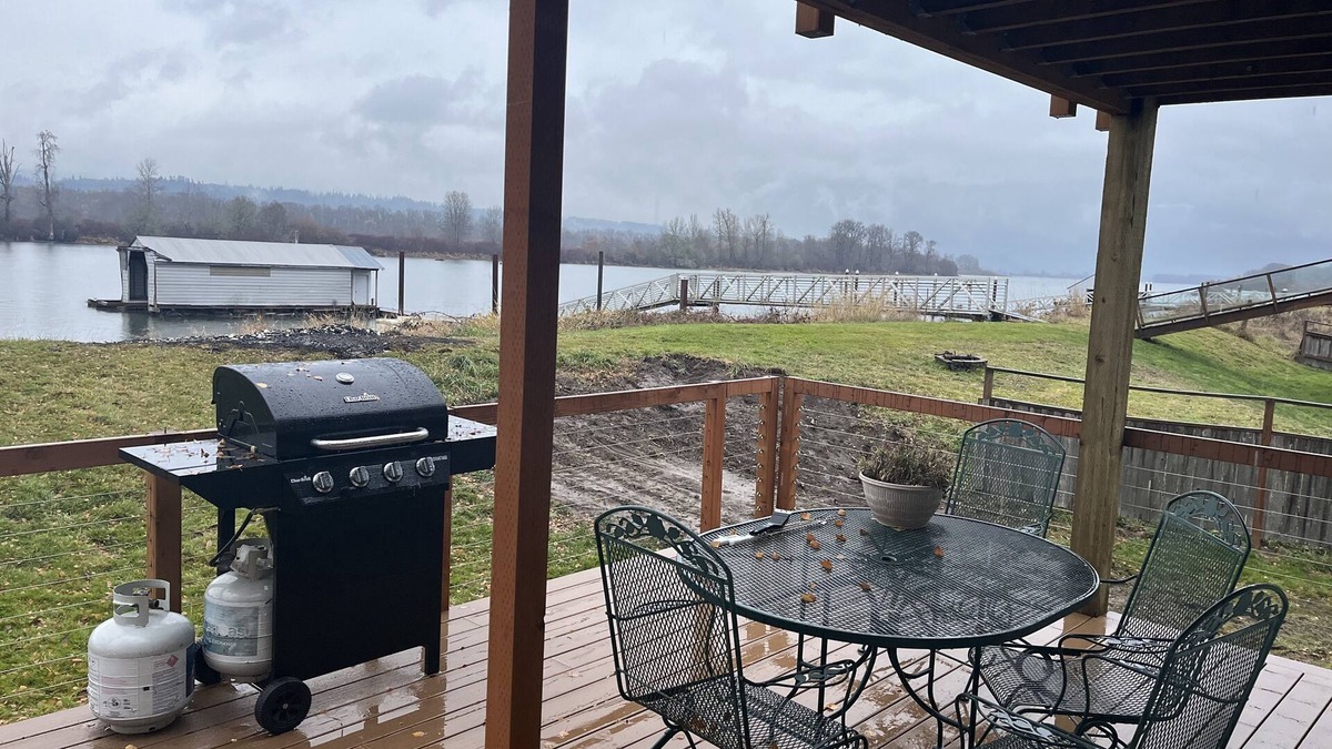 Clatskanie House | Sportsman Lookout - Columbia Riverfront/Dock