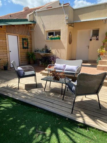 Livnim House | Spot in the Village פינה במושב