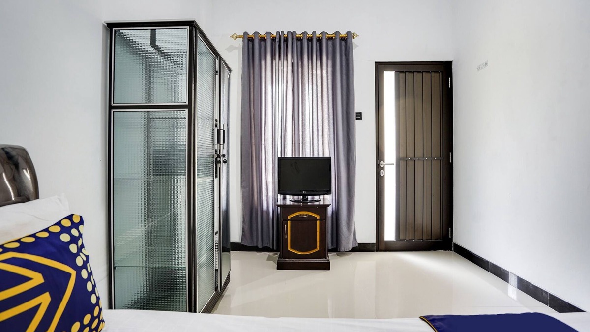 Gresik Hotel | SPOT ON 91745 Rumah Kost Gresik Syariah