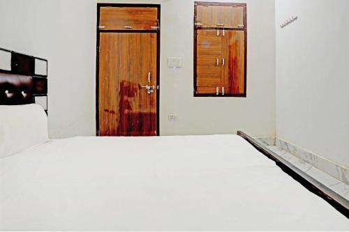 Etah Hotel | SPOT ON Sweet Suite