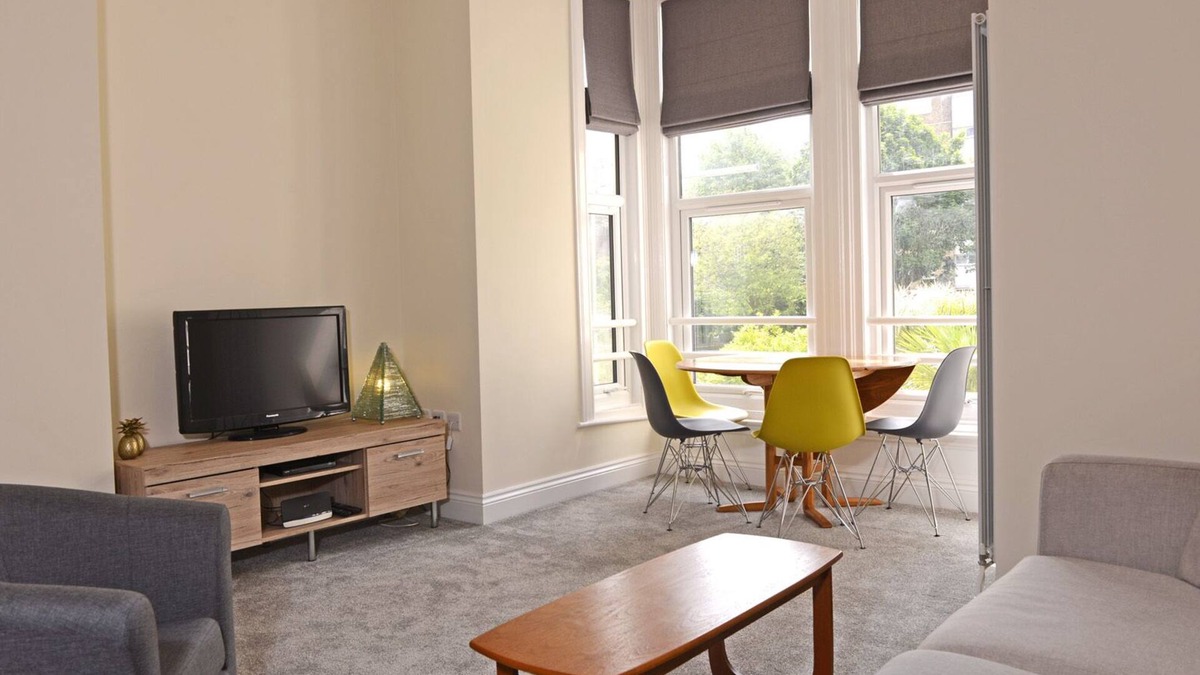 Eastbourne Seafront Apartment | Spotless 2-bed apartment with gentle ramp access in central Eastbourne for 4