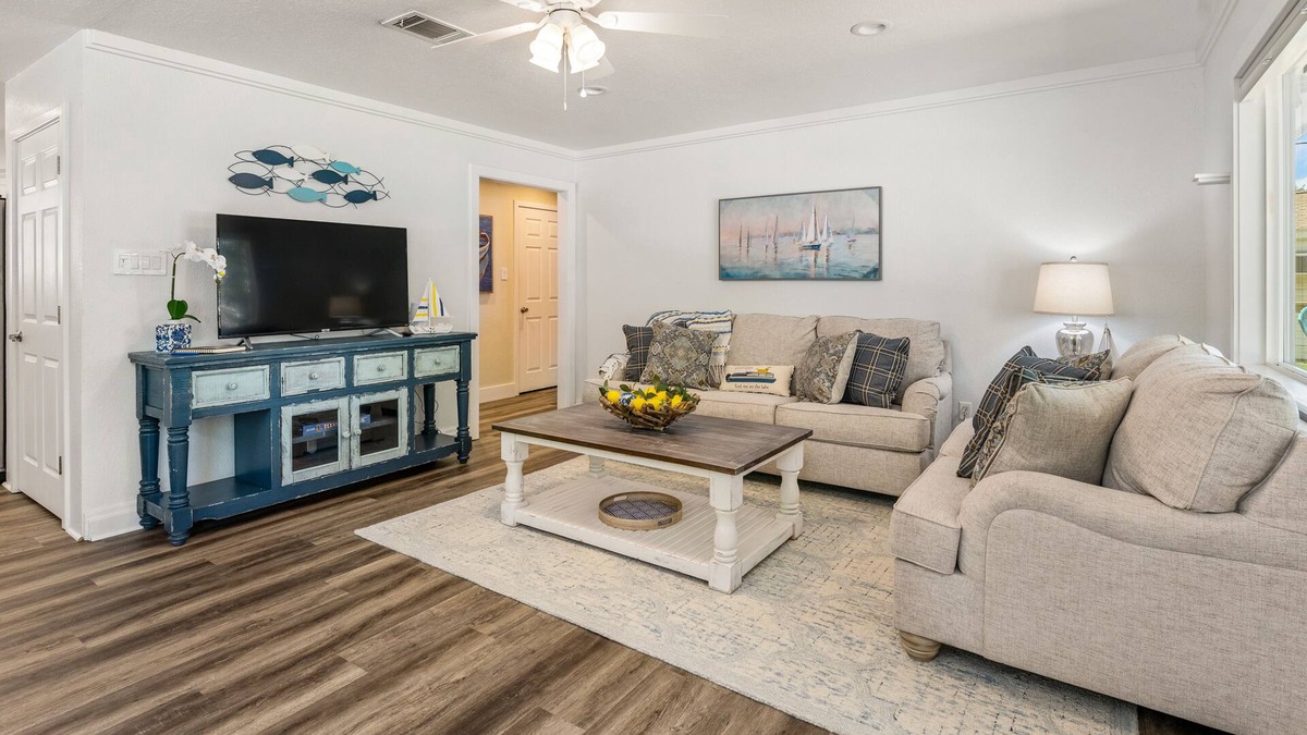 Carolyn Estates House | Spotless 2-Bedroom Cottage, Highly Recommended
