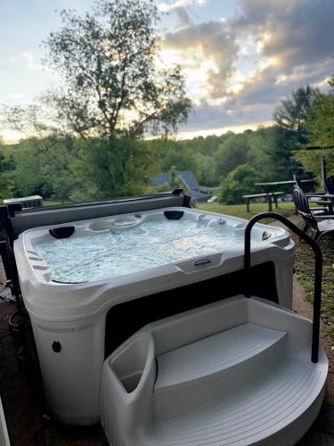 Fieldale House | Spotless, Comfortable home with Hot Tub!