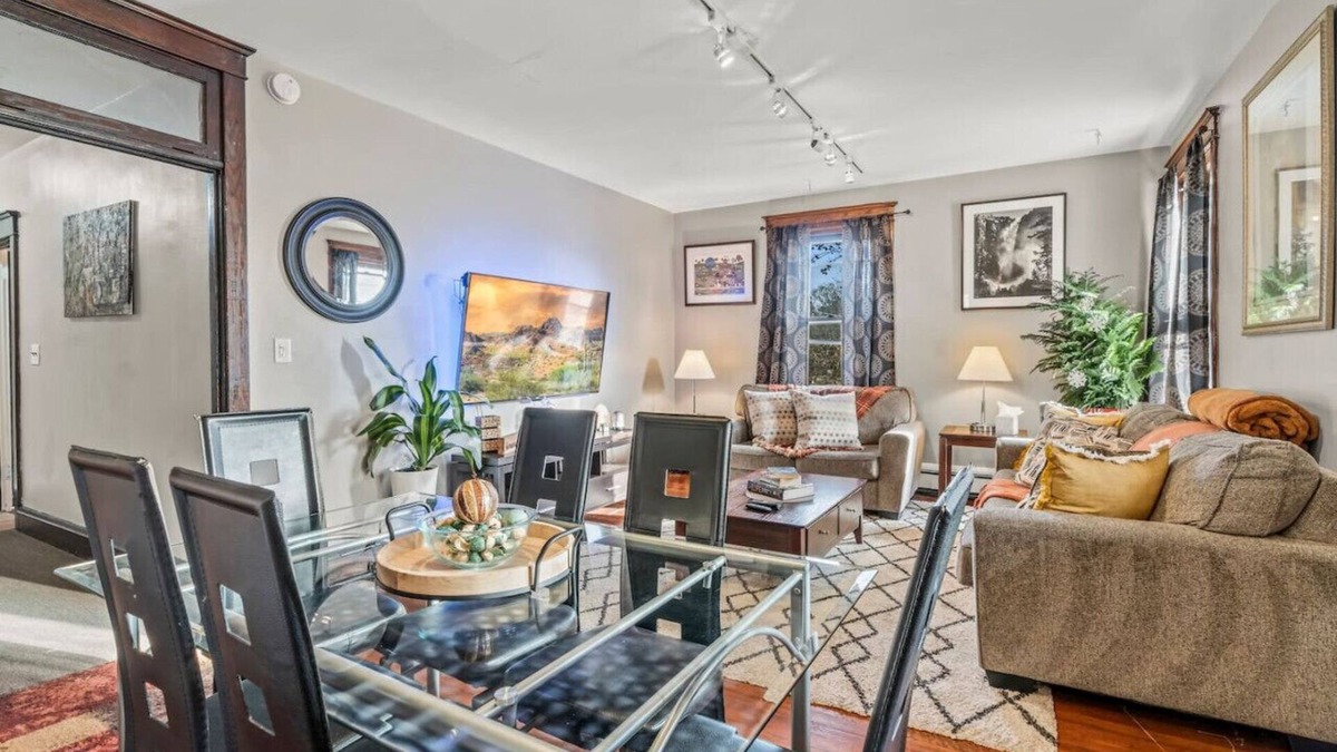Swarthmore Apartment | Sprawling 3B/1B Swarthmore Gem w/Sunroom in Town Center w/Parking!