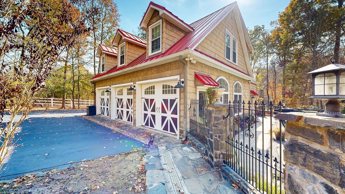 Chester County House | Sprawling property with a pool, hot tub, fireplaces, grill, retro bedroom, & AC