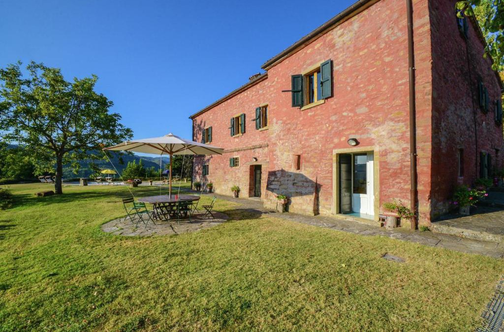 Tredozio Villa | Sprawling Villa with Breathtaking Views in Emilia-Romagna