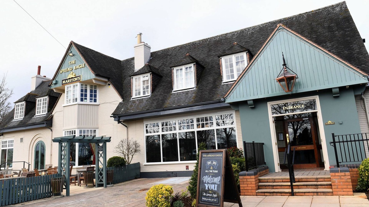 Cosford Hotel | Spread Eagle, Gailey by Marston's Inns