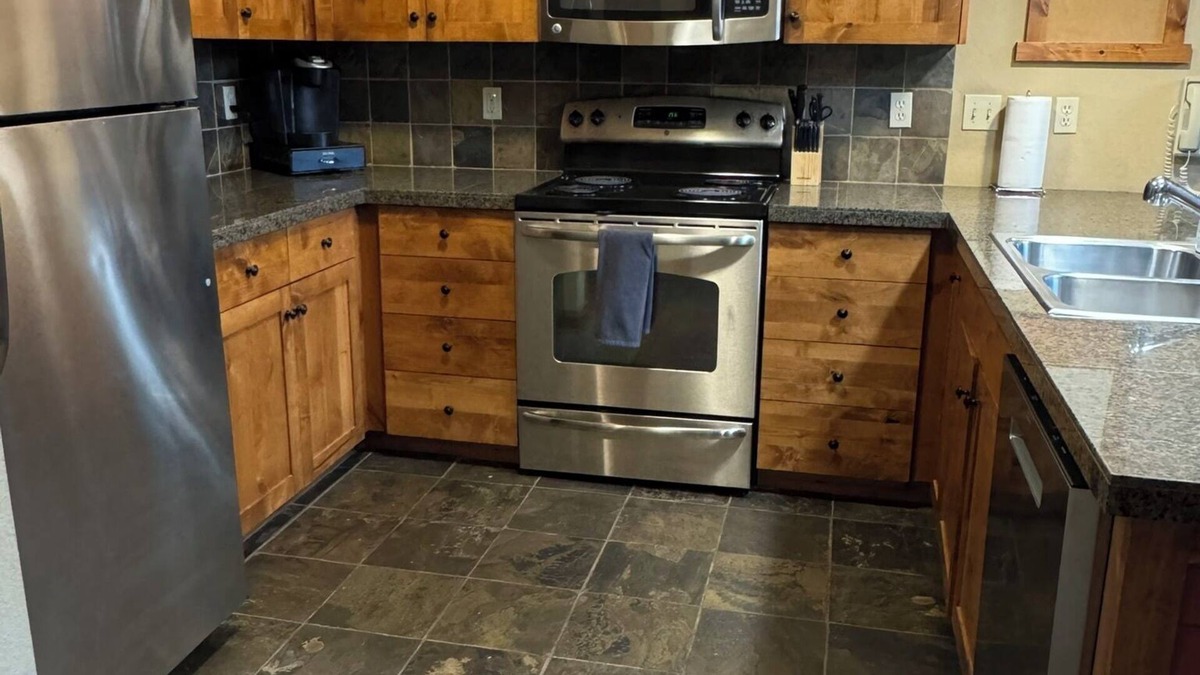 Kellogg Condo | ❄️🚵 Spread out in a Deluxe Suite🏄‍♂️🥾 en suite listed