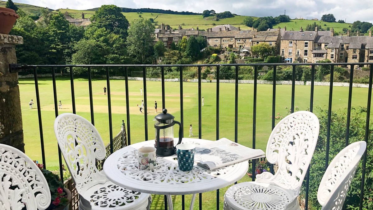 Hayfield House | SPRING BANK COTTAGE, pet friendly, with open fire in Hayfield