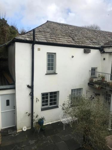 Egloshayle House | Spring Garden Cottage