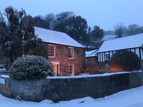 Egloshayle Bed & Breakfast | SPRING GARDENS B&B