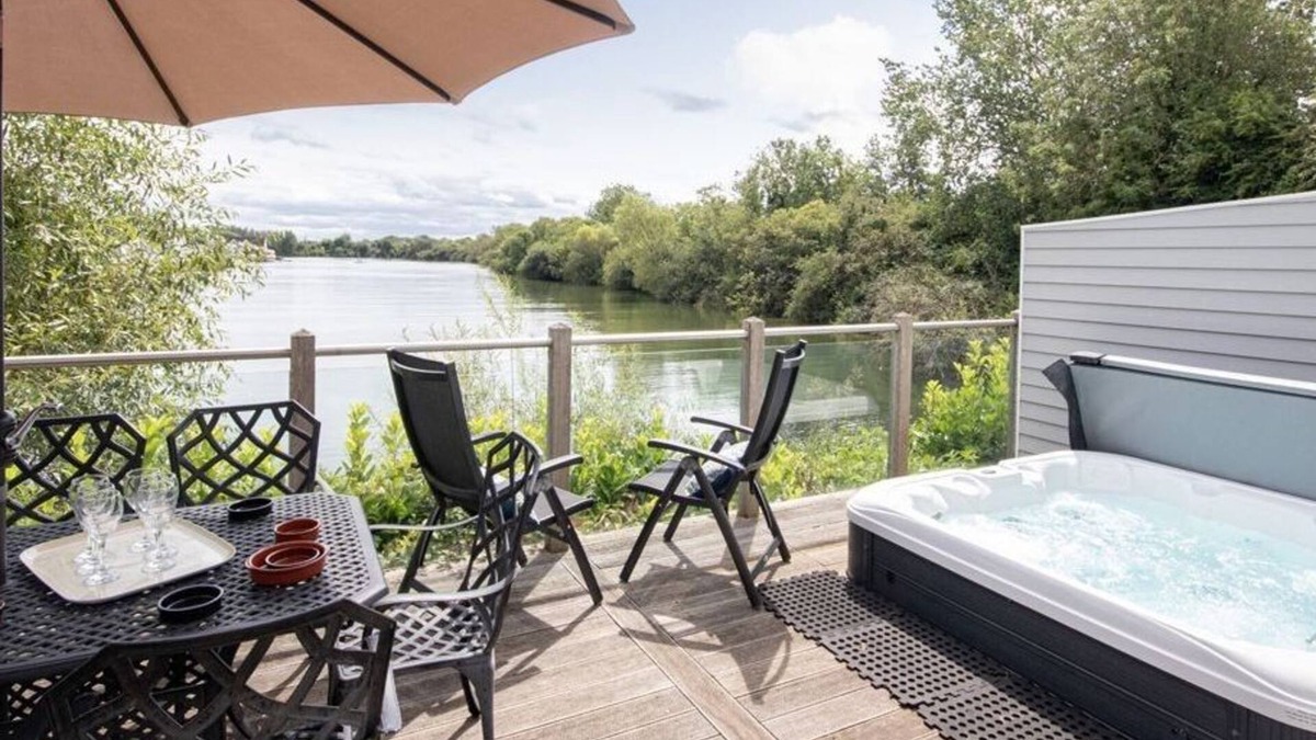 South Cerney Cottage | Spring Lake 77, The Ferns (P)