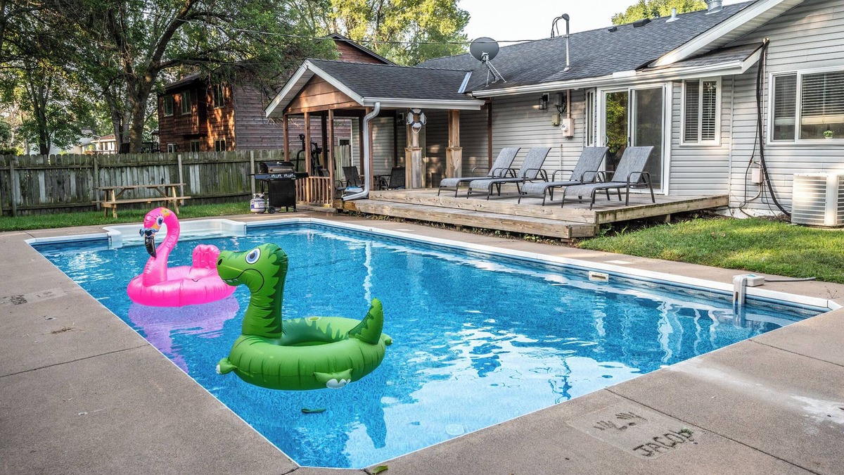 Spring Lake Park House | Spring Lake Paradise Pool Home