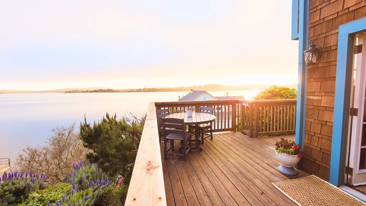 Bodega Bay Cottage | Spring Lily! Amazing View! Hot Tub! Serene house & WiFi in beautiful Bodega Bay