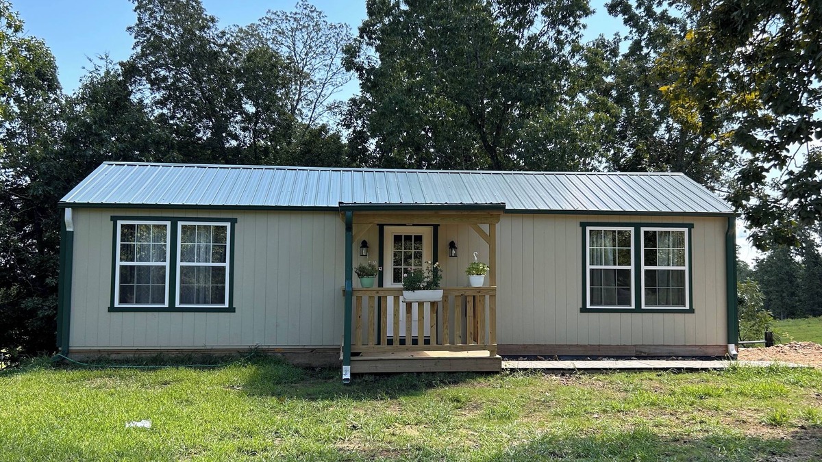 Licking Cottage | Spring Retreat with Private deck, pets welcome