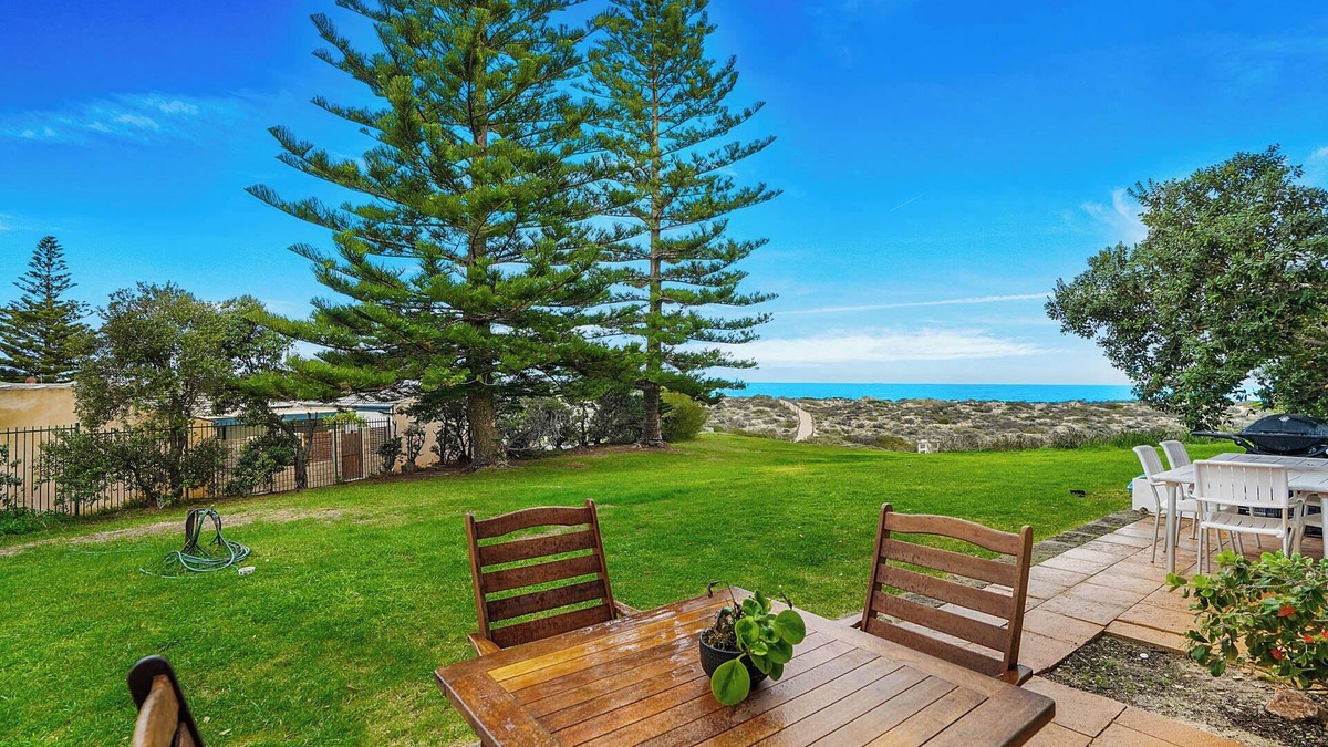 Scarborough Apartment | *Spring Special* Sun, Sand and Smiles: Your Perfect Beach Getaway