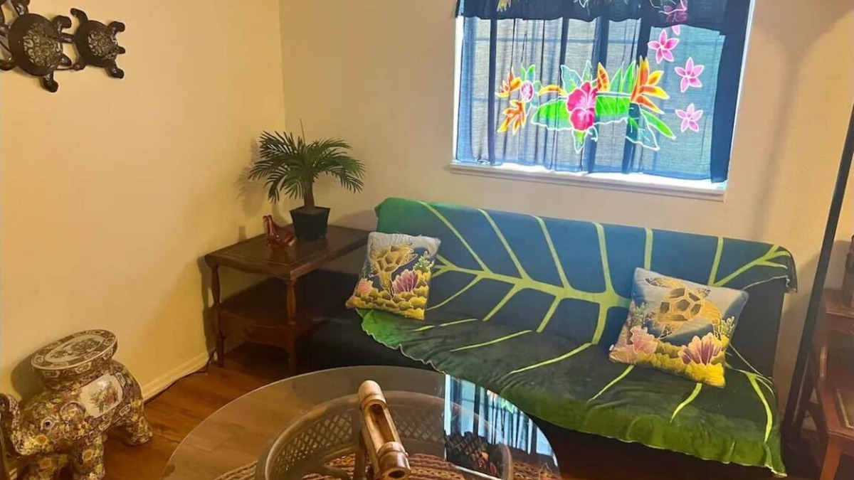 Grants Pass House | Spring Special- Tropical Vibes in the Pines