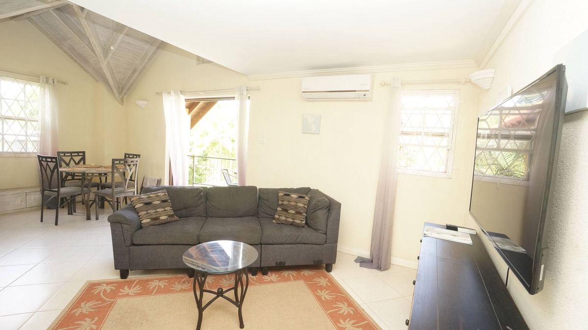 Bridgetown Condo | Springcourt 2 - 1 BR condo near beaches W/POOL