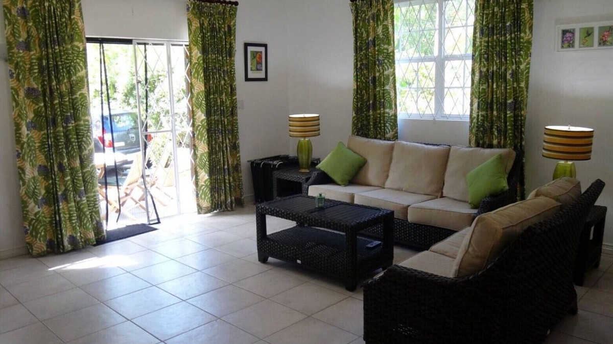 Blue Waters House | Springcourt-N 2 Upscale Holiday rental with pool close to golf club