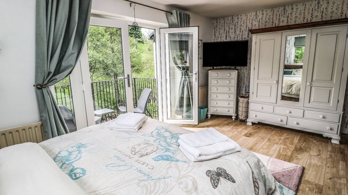 Oakworth Cottage | Springhead Cottage