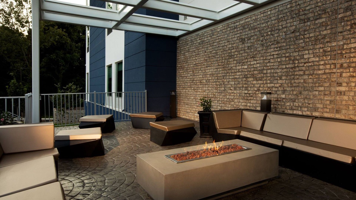 Bermuda Hotel | SpringHill Suites Chester