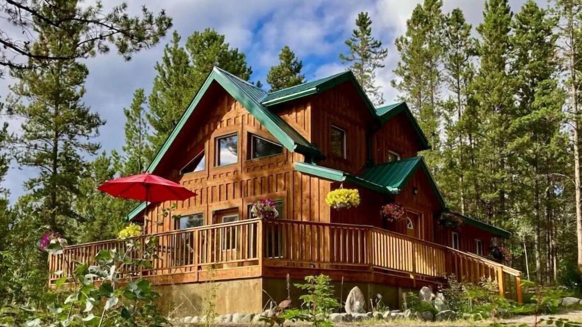 Whitehorse Ski Chalet | Springhills Chalet @ Hot Springs