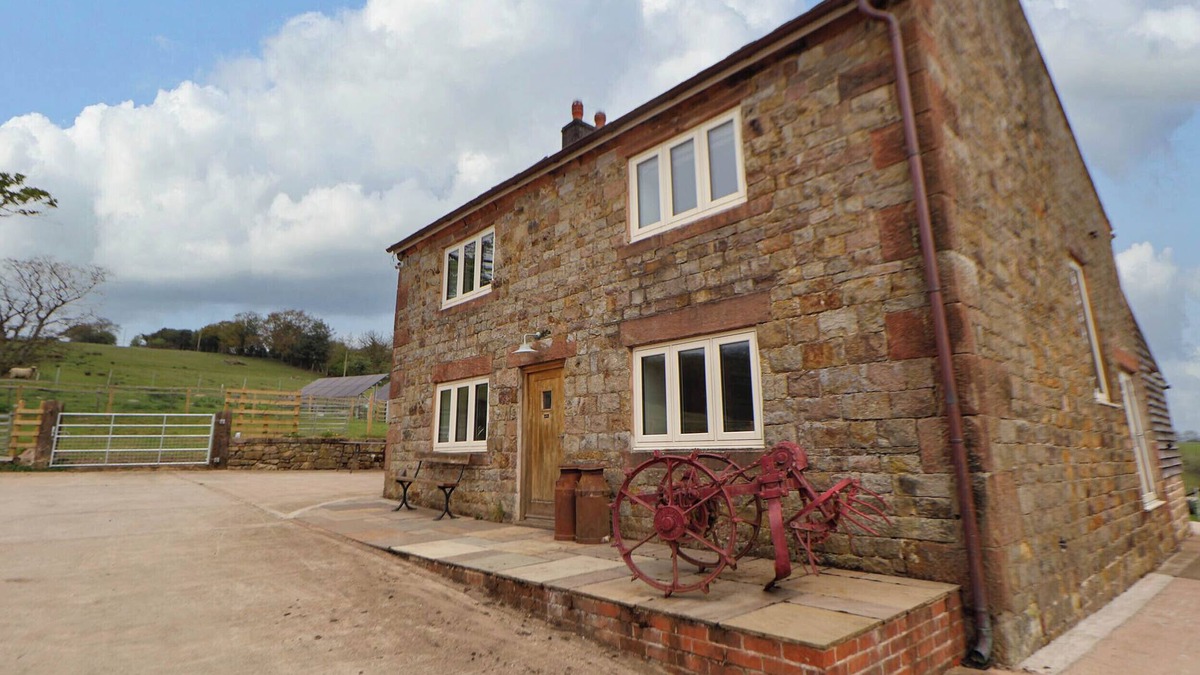 Horton House | SPRINKS FARM, pet friendly, with open fire in Biddulph Moor