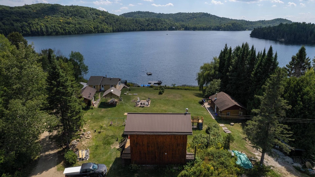 Northfield Ski Chalet | Spruce 3 Br Chalet on the Lake | Gracefield