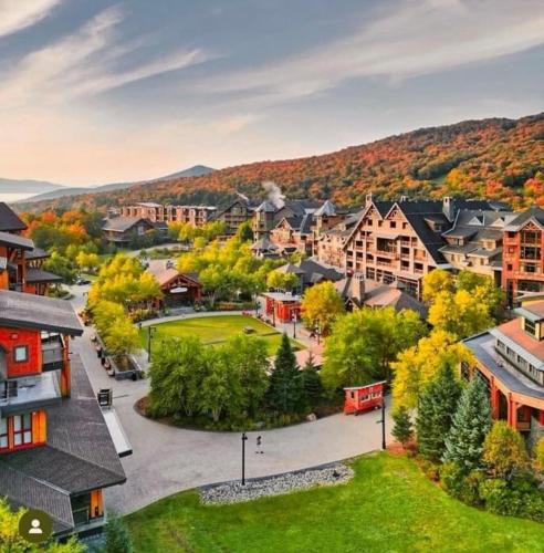 Stowe Area Apartment | Spruce Peak Resort luxury 3 Bedrm 2levelApartment