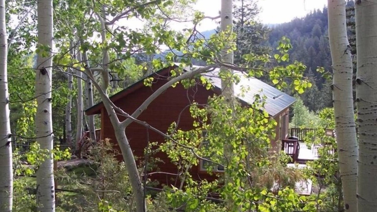 Salida Cabin | Spruce Ridge Cabin Close to Monarch and Salida on Little Cochetopa Creek