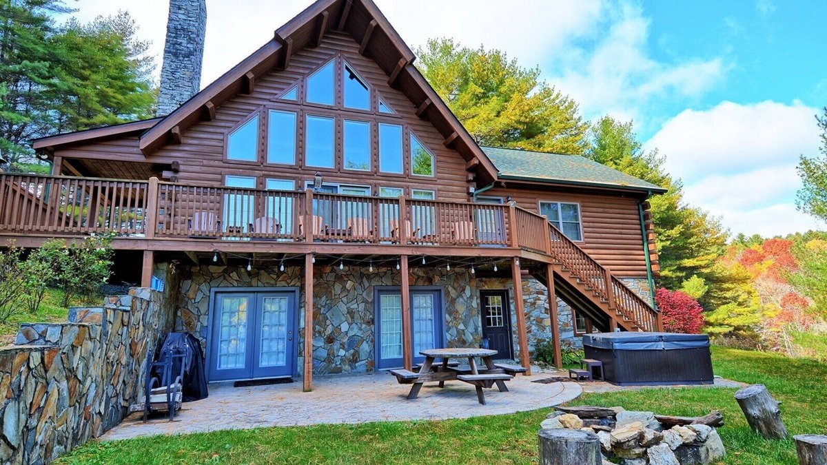 Laurel Springs Cabin | Spruced Up-Open for Bookings! Private Log Cabin, Hot Tub, AC, WIFI