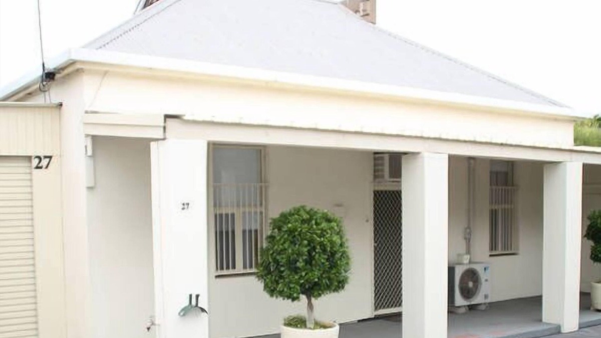 Davenport House | Squatters Cottage - "wheel chair friendly"