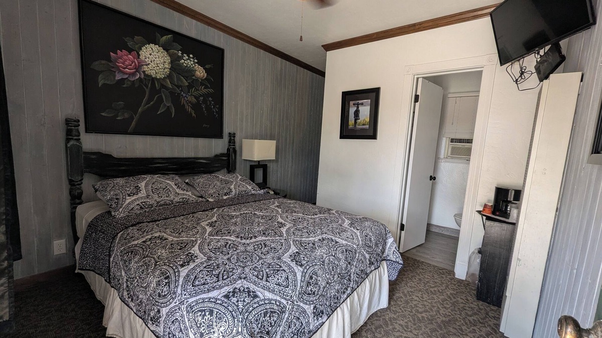 Squaw Valley Cabin | Squaw Valley Motel Room #4