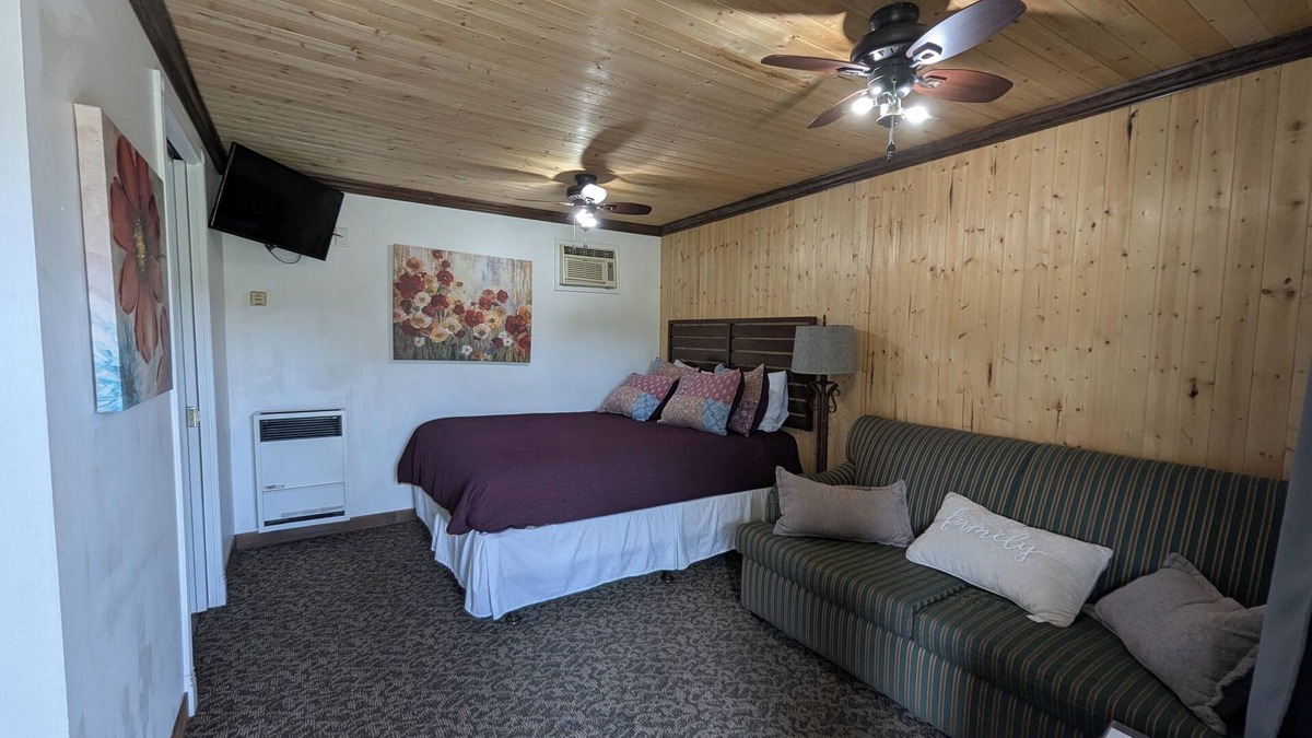 Squaw Valley Cabin | Squaw Valley Motel Room #6