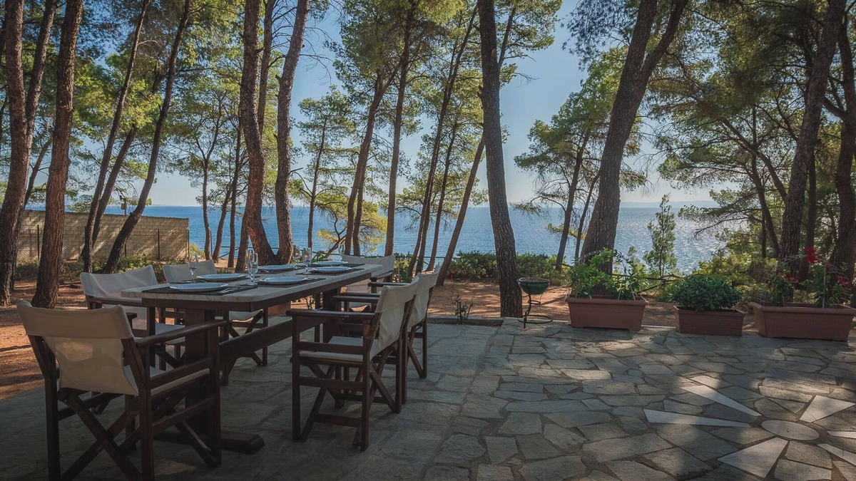 Metamorfosi Villa | Squirrel Beach Front Villa, Metamorfosi