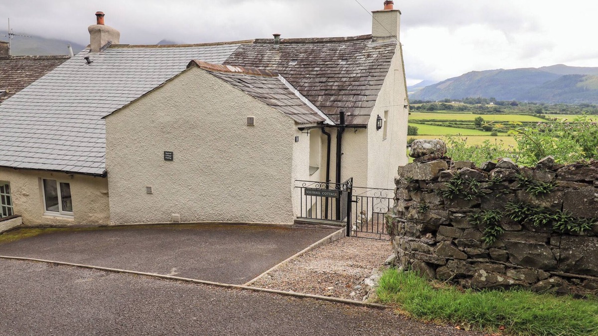 Bassenthwaite Cottage | SQUIRREL COTTAGE, pet friendly, with open fire in Bassenthwaite