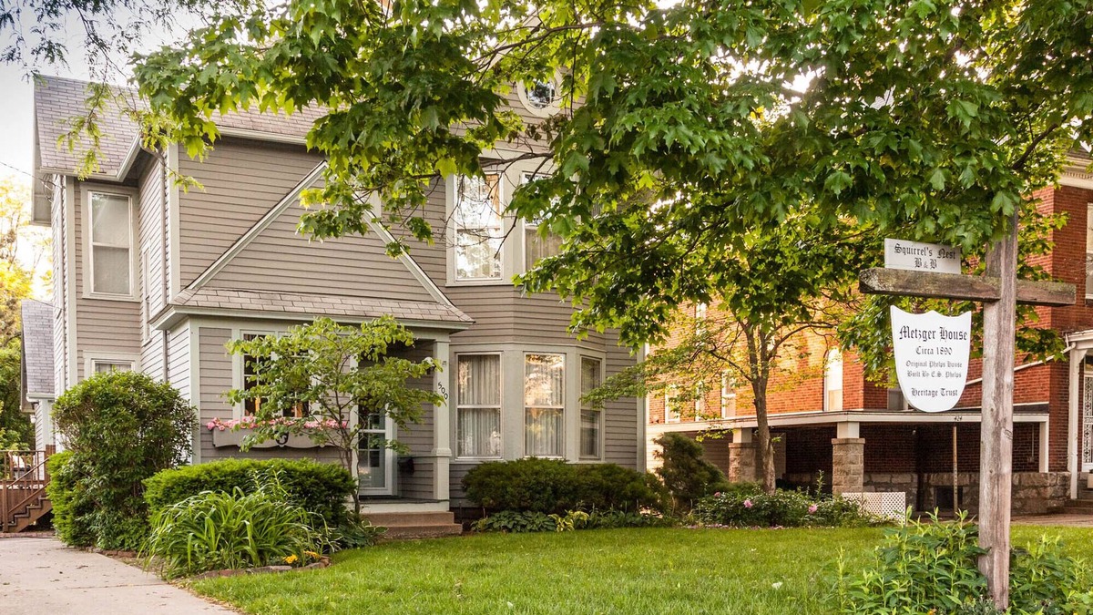Burlington Bed & Breakfast | Squirrel's Nest Penthouse Suite, LLC