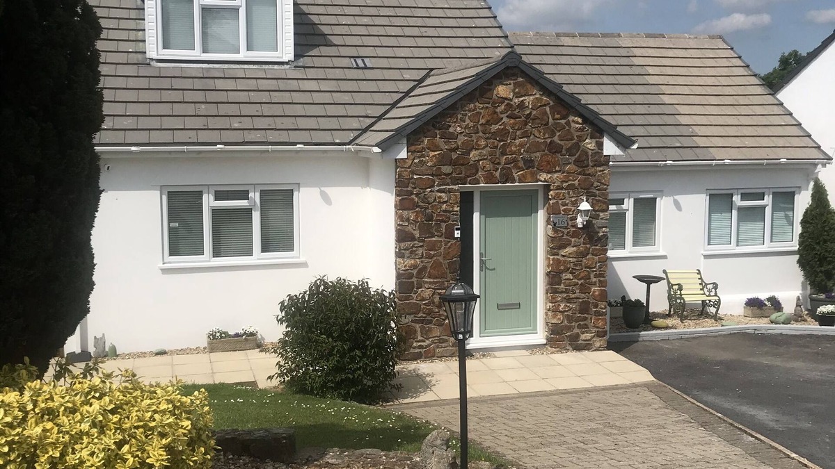 Kilgetty House | Squirrels Rest Comfortable home Saundersfoot 5 Bedrooms - sleeps 6 and a baby