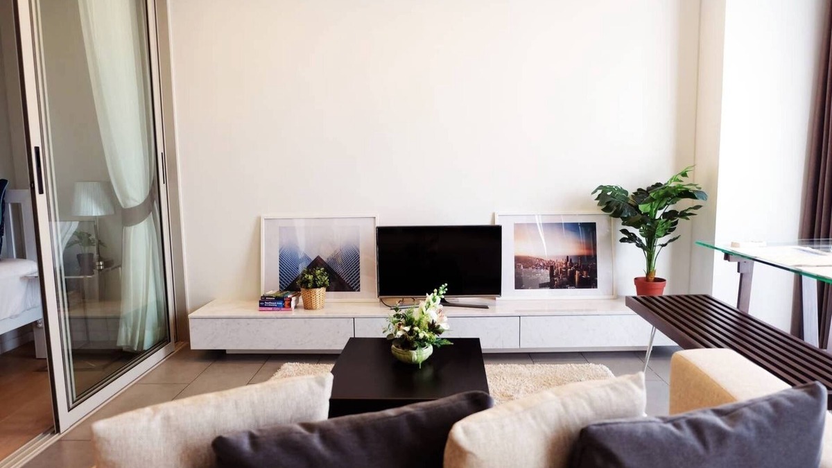 Samsen Nai Condo | [SR 2.5] 2BR FUTURISTIC @ BTS, Bangkok
