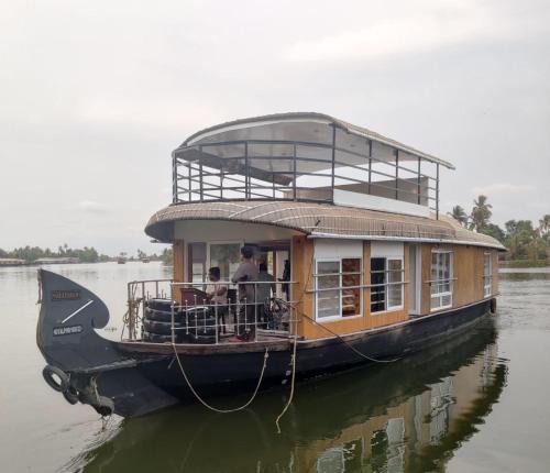 Alappuzha Boat Rental | Sreepadam Houseboat
