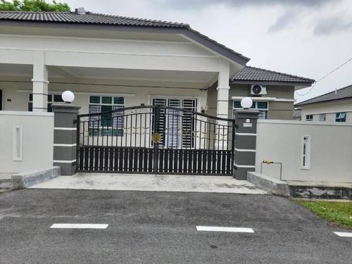 Parit Sakai House | Sri Keroma Bajandoh Muar Homestay