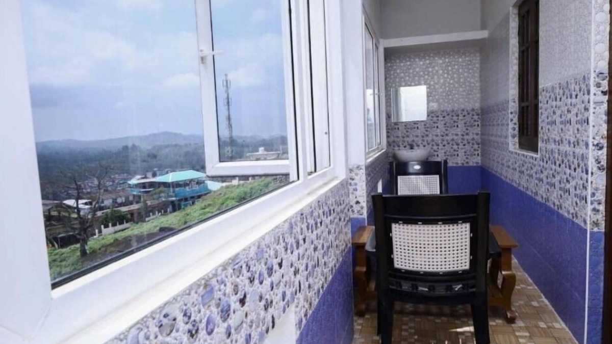 Valparai Hotel | Sri Nandha Luxury Comforts