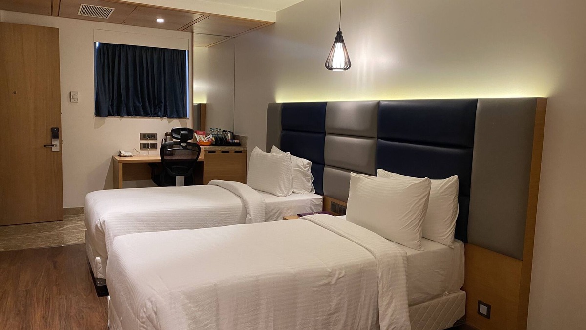 Potheri Hotel | SRM Hotel Maraimalai Nagar
